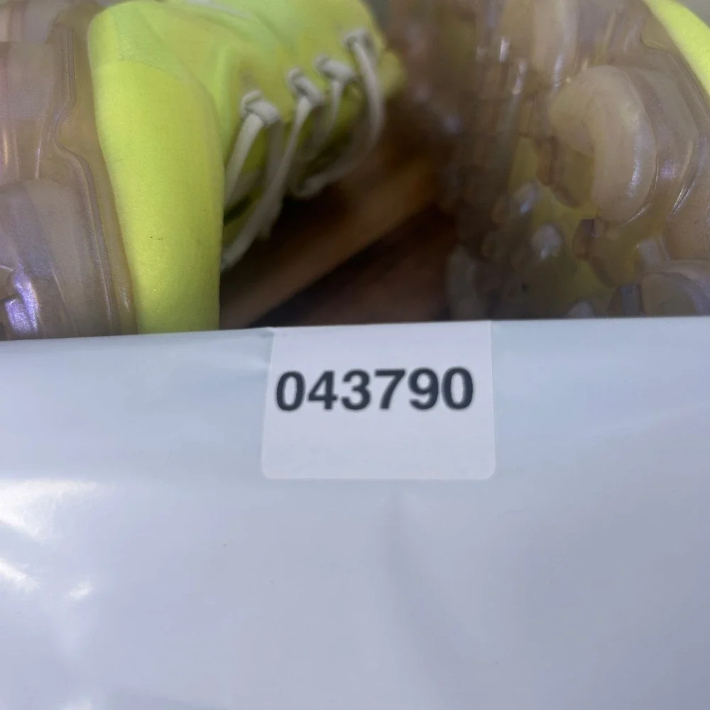 Nike Air VaporMax 2019 Barely Volt Womens Running Shoes CI1246-302 Size 10.5